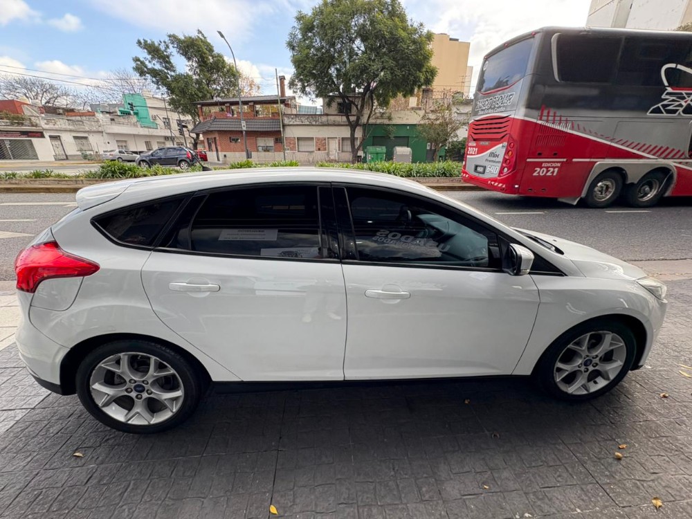 Ford Focus III 2.0 SE Plus — foto 12